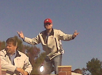 Kenny Wallace crazy ass Oct 08-NASCAR Now show